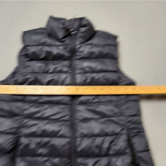 GAP Black Puffer Vest Essential Layering Piece Sz Small - Picture 7 of 8